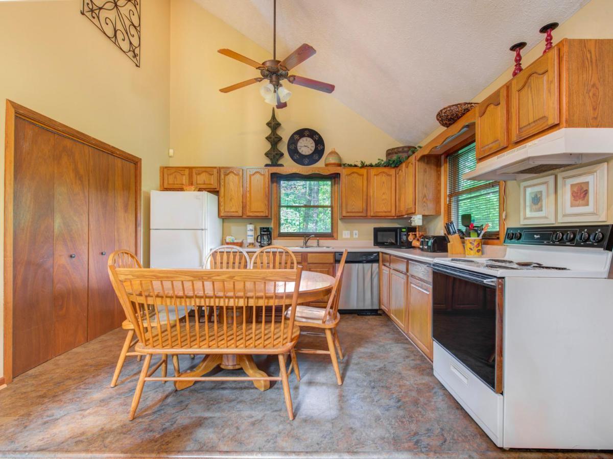 Between Here & There, 3 Bedrooms, Sleeps 6, Views, Hot Tub Gatlinburg Bagian luar foto