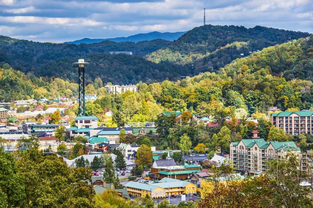 Between Here & There, 3 Bedrooms, Sleeps 6, Views, Hot Tub Gatlinburg Bagian luar foto