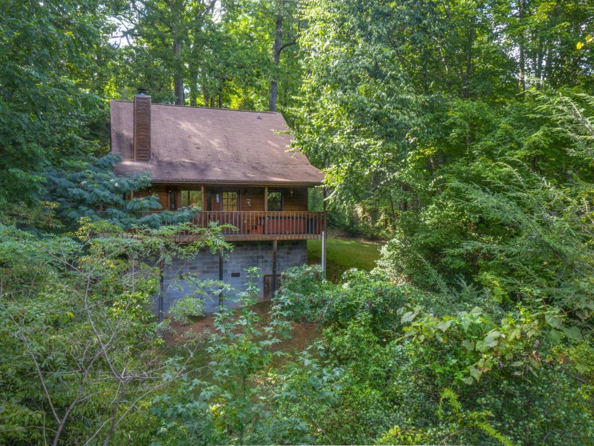 Between Here & There, 3 Bedrooms, Sleeps 6, Views, Hot Tub Gatlinburg Bagian luar foto